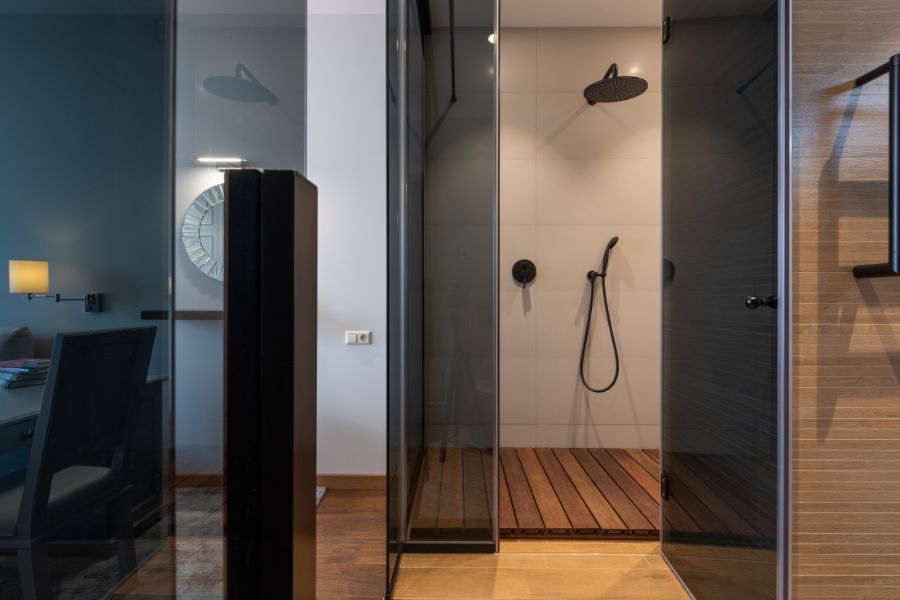 Nowoczesne szklane kabiny prysznicowe na wymiar - HouseKrup 
